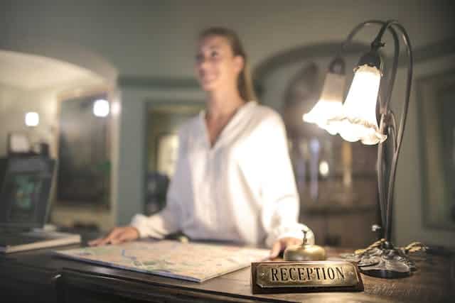 bouton panique réception hôtel de luxe